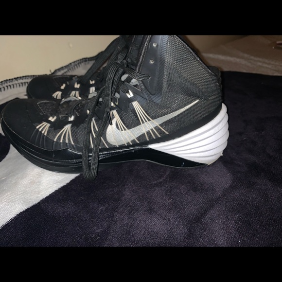 Shoes - Picture 1 of 5